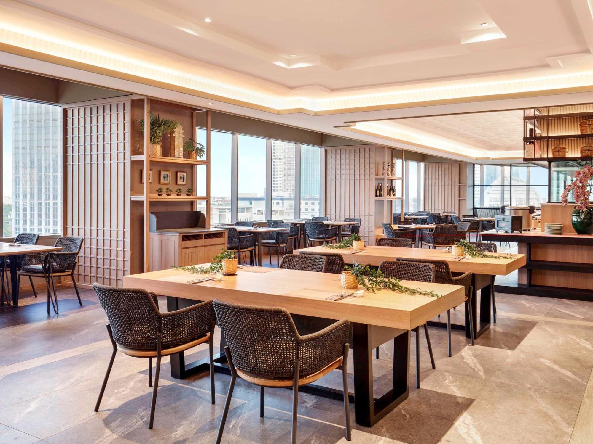Mercure Jakarta Gatot Subroto Exterior foto